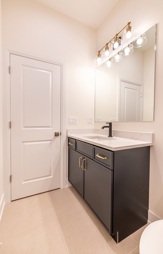 941 N Winchester Avenue #1, Chicago, IL 60622