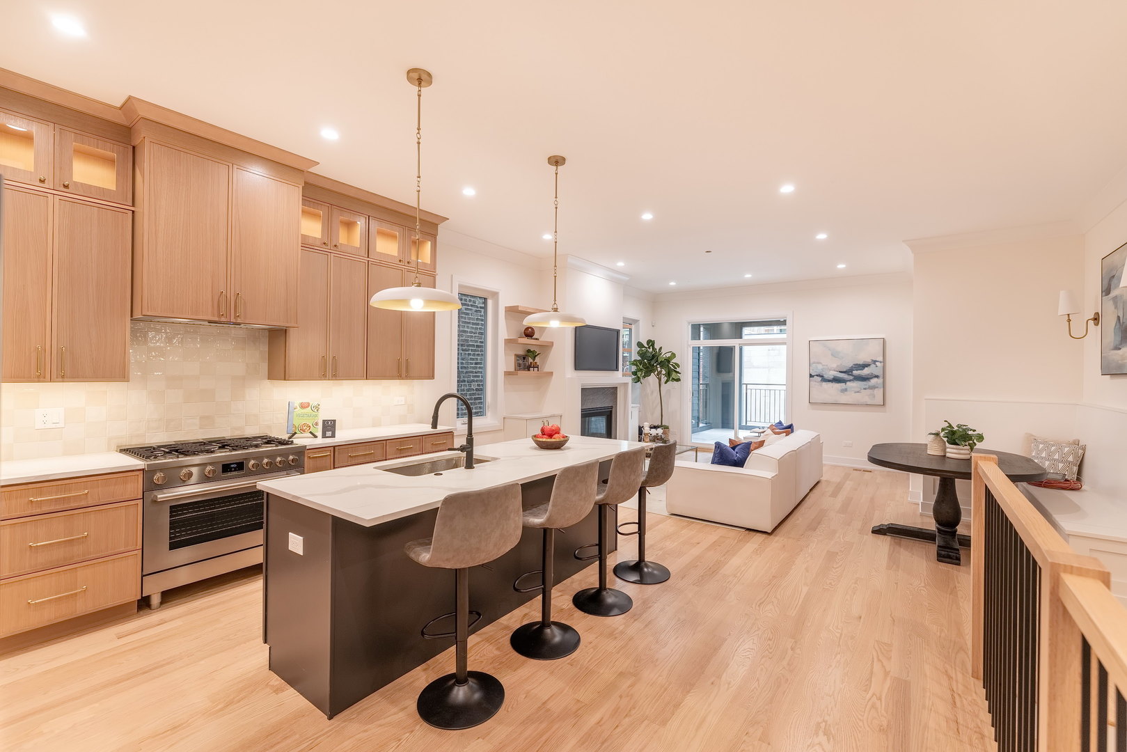 941 N Winchester Avenue #1, Chicago, IL 60622