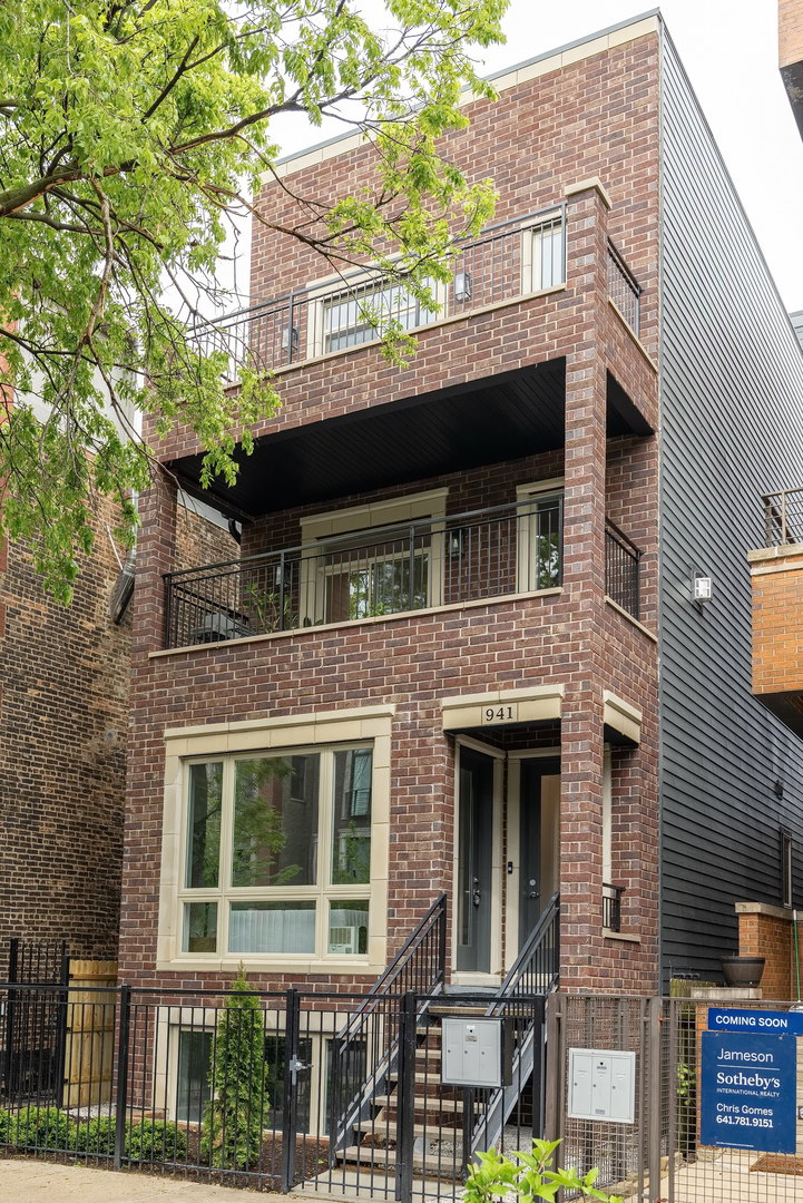 941 N Winchester Avenue #1, Chicago, IL 60622
