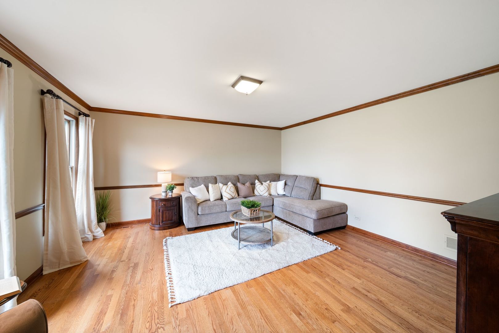 2405 Cimarron Court, Naperville, IL 60565