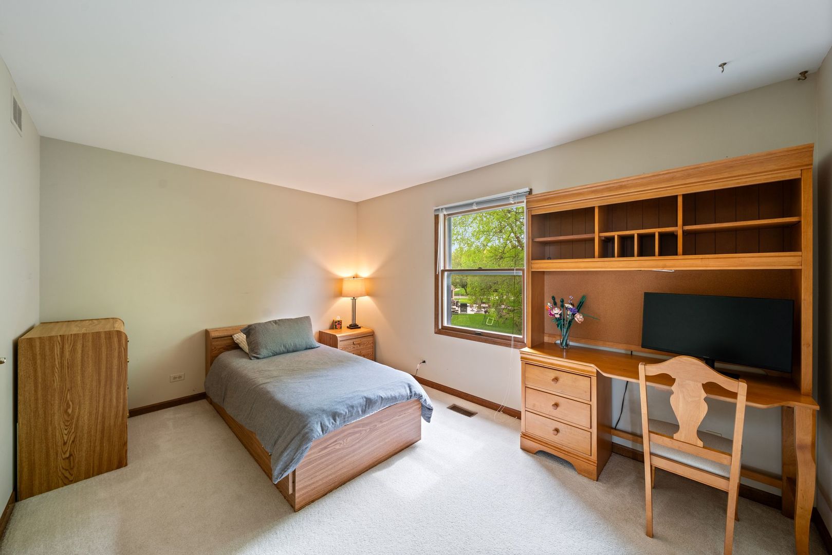 2405 Cimarron Court, Naperville, IL 60565