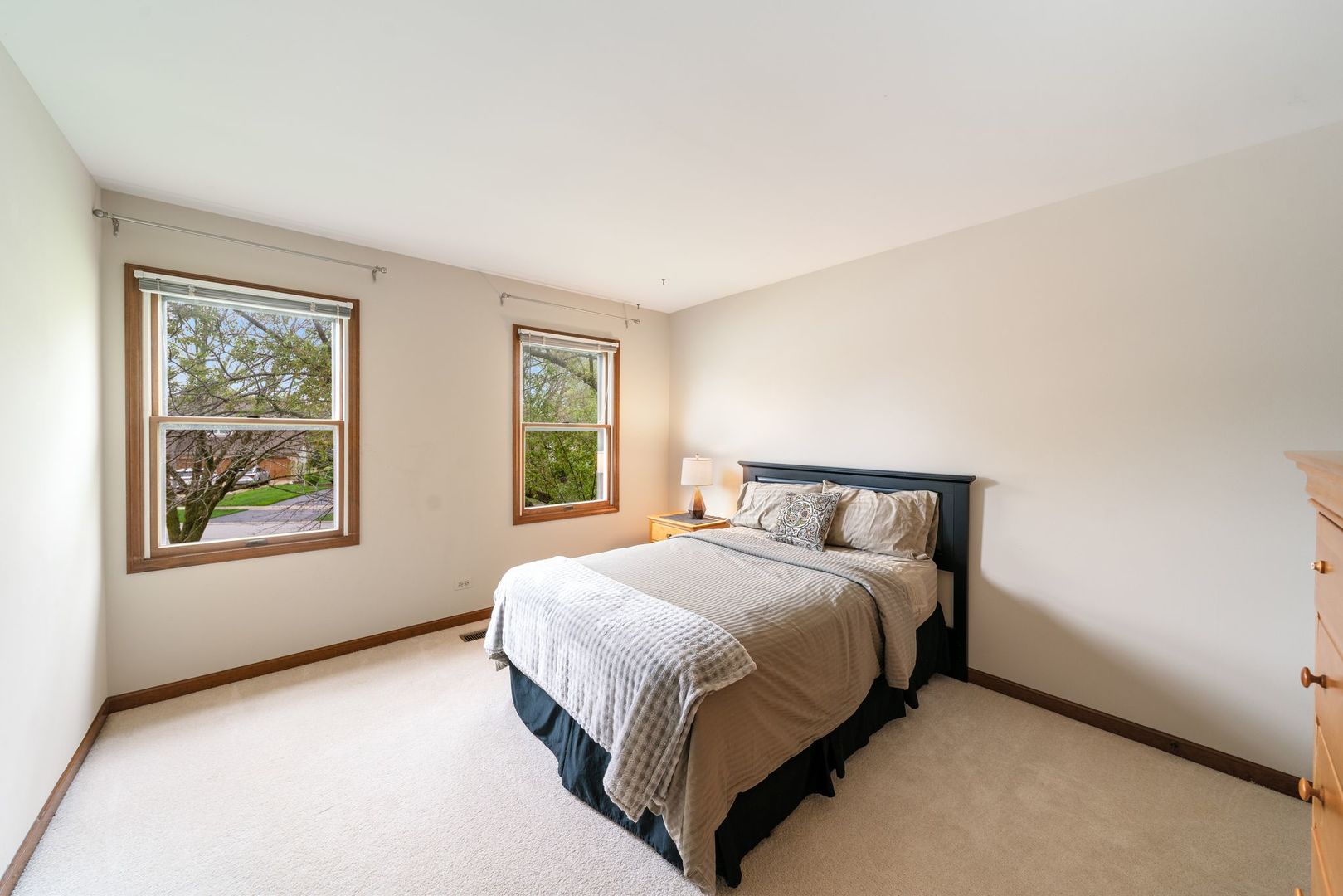 2405 Cimarron Court, Naperville, IL 60565