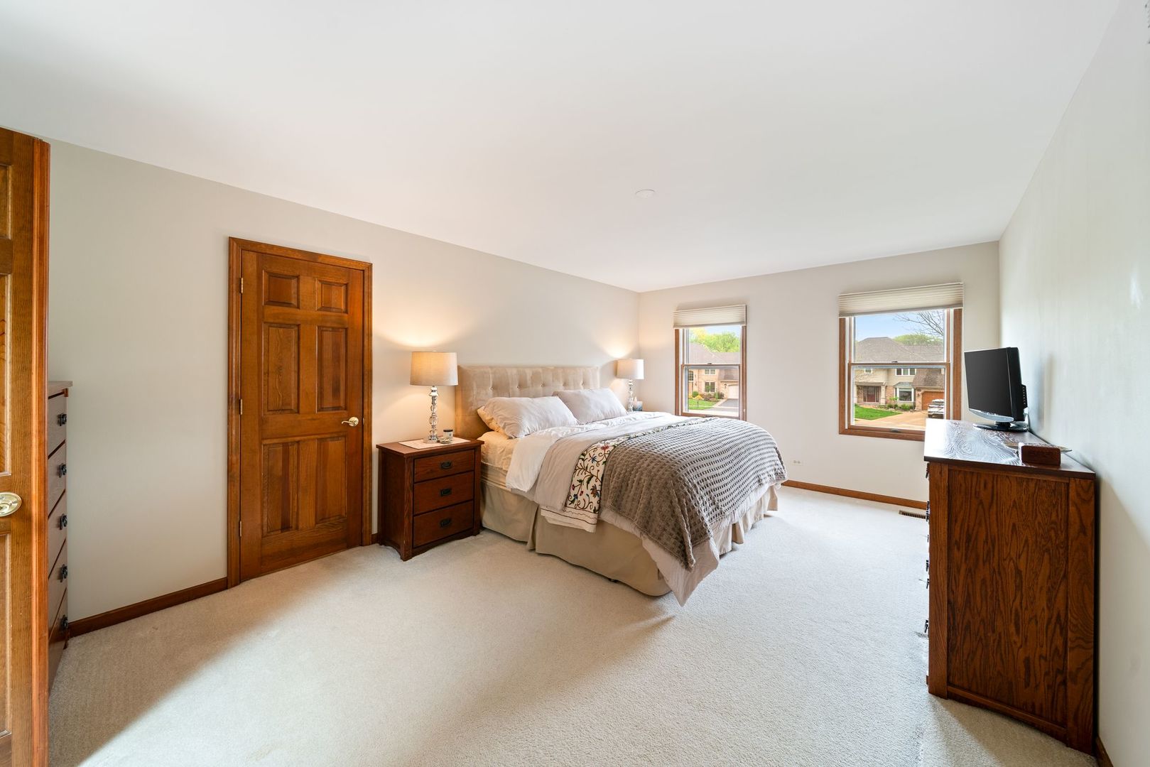 2405 Cimarron Court, Naperville, IL 60565