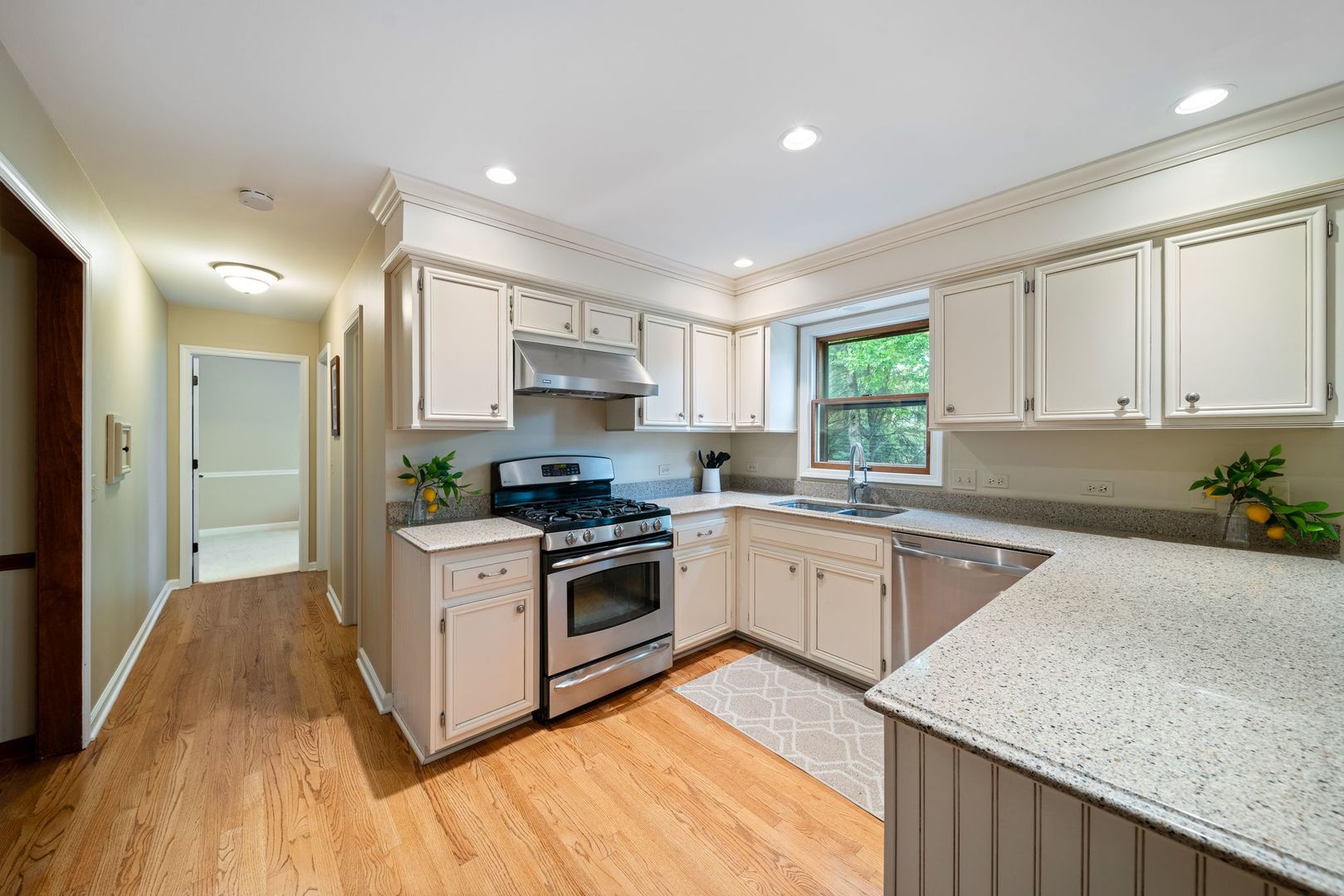 2405 Cimarron Court, Naperville, IL 60565