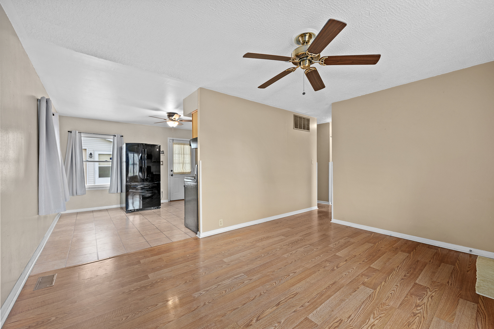 625 Lynn Avenue, Romeoville, IL 60446
