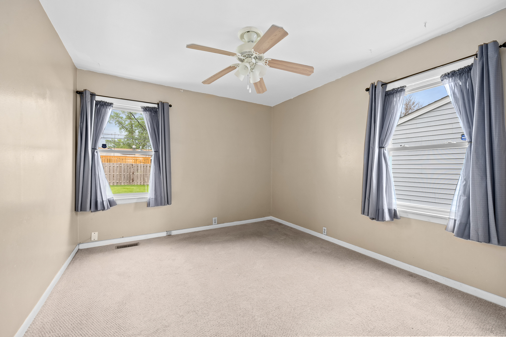 625 Lynn Avenue, Romeoville, IL 60446
