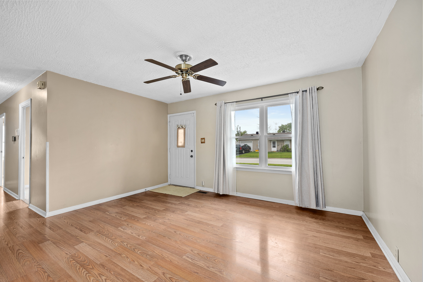 625 Lynn Avenue, Romeoville, IL 60446