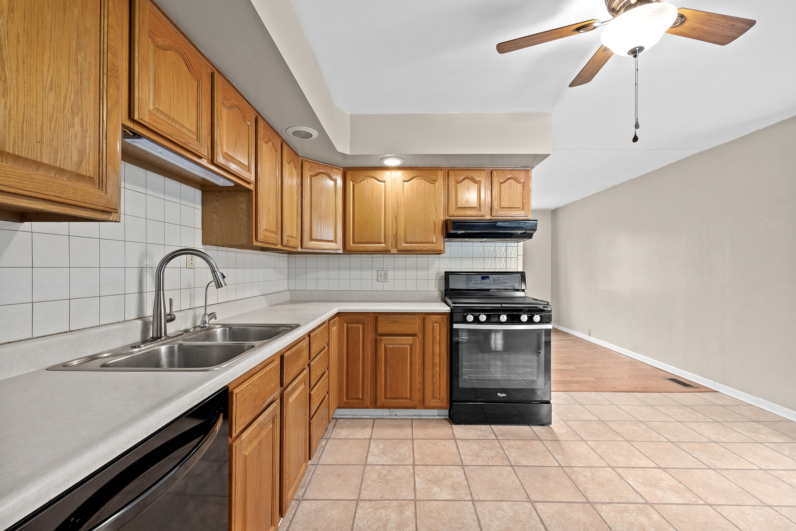 625 Lynn Avenue, Romeoville, IL 60446