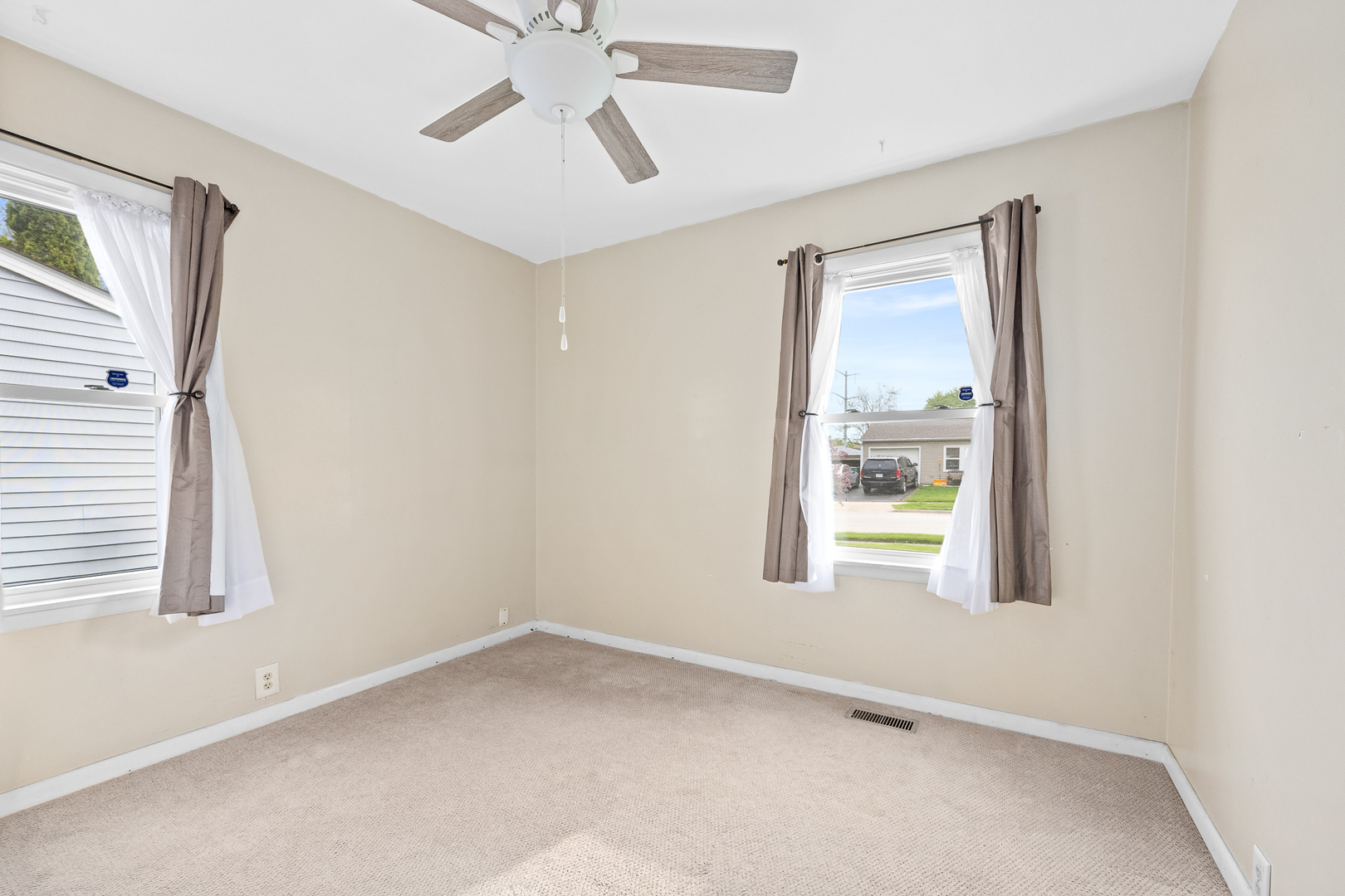 625 Lynn Avenue, Romeoville, IL 60446