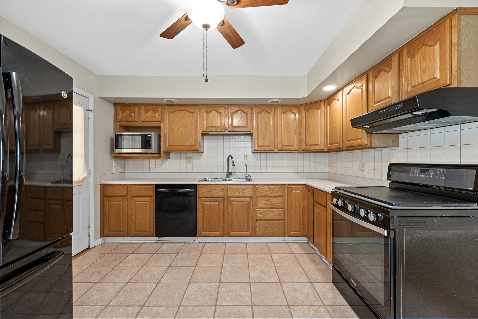 625 Lynn Avenue, Romeoville, IL 60446
