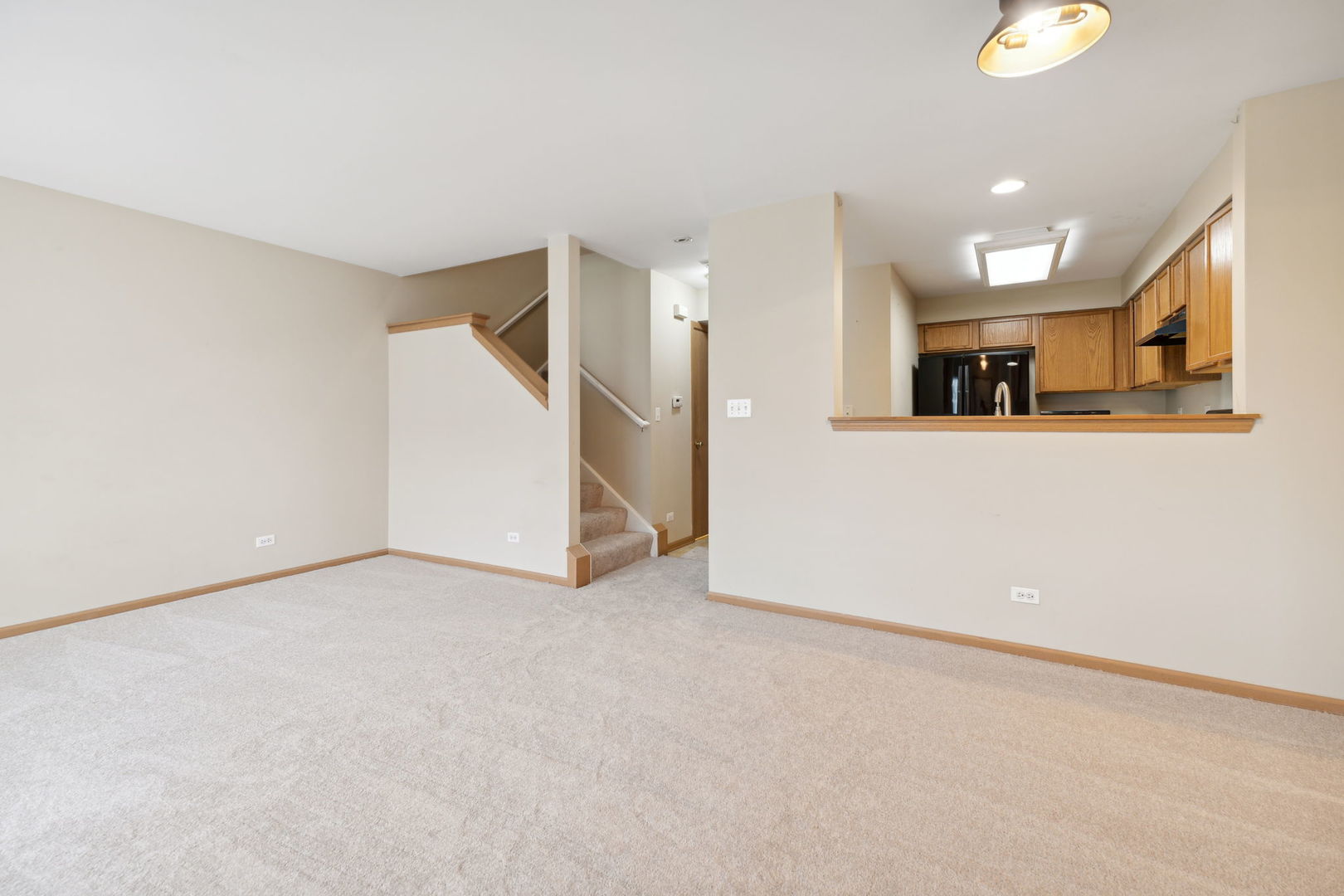 640 Lincoln Station Drive, Oswego, IL 60543