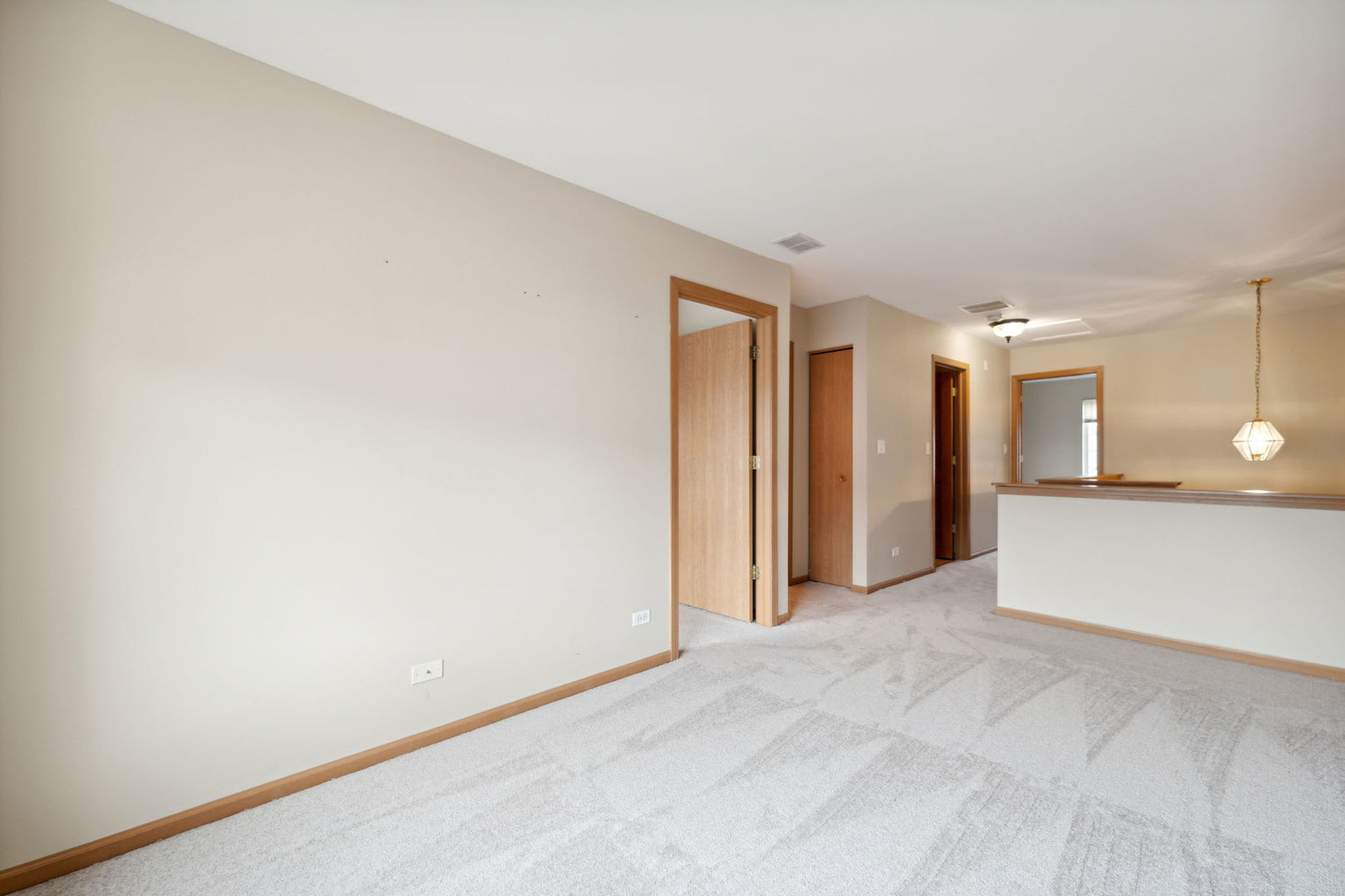 640 Lincoln Station Drive, Oswego, IL 60543