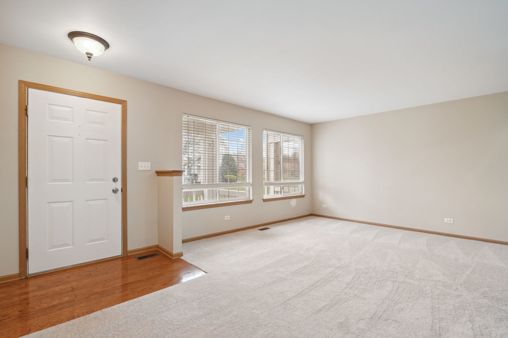 640 Lincoln Station Drive, Oswego, IL 60543