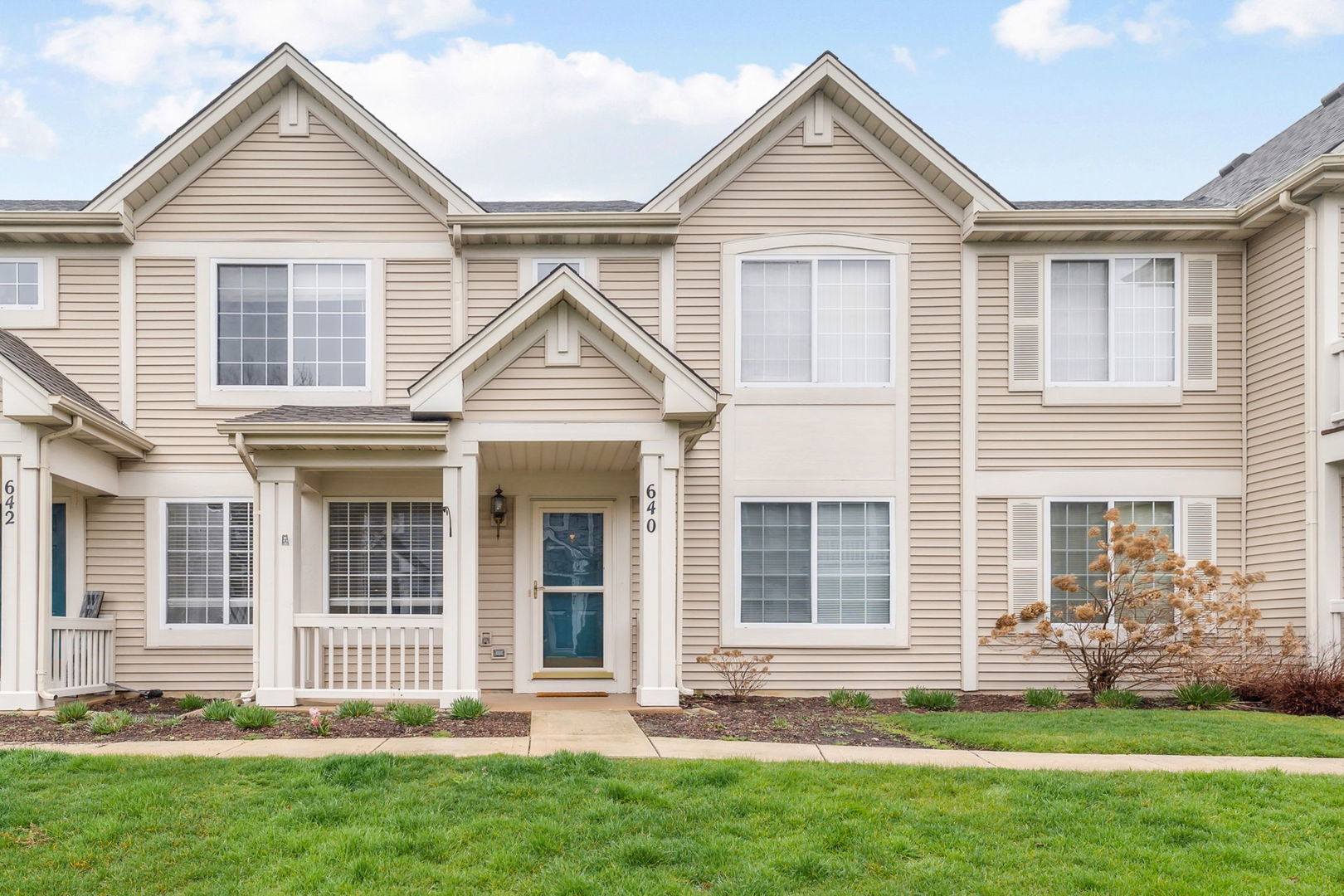 640 Lincoln Station Drive, Oswego, IL 60543