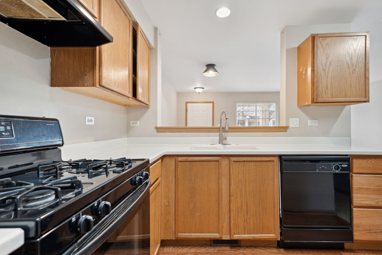 640 Lincoln Station Drive, Oswego, IL 60543