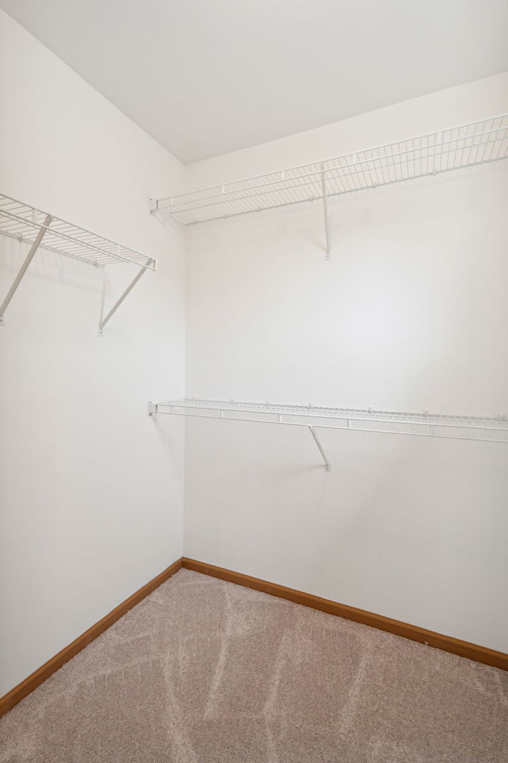 640 Lincoln Station Drive, Oswego, IL 60543