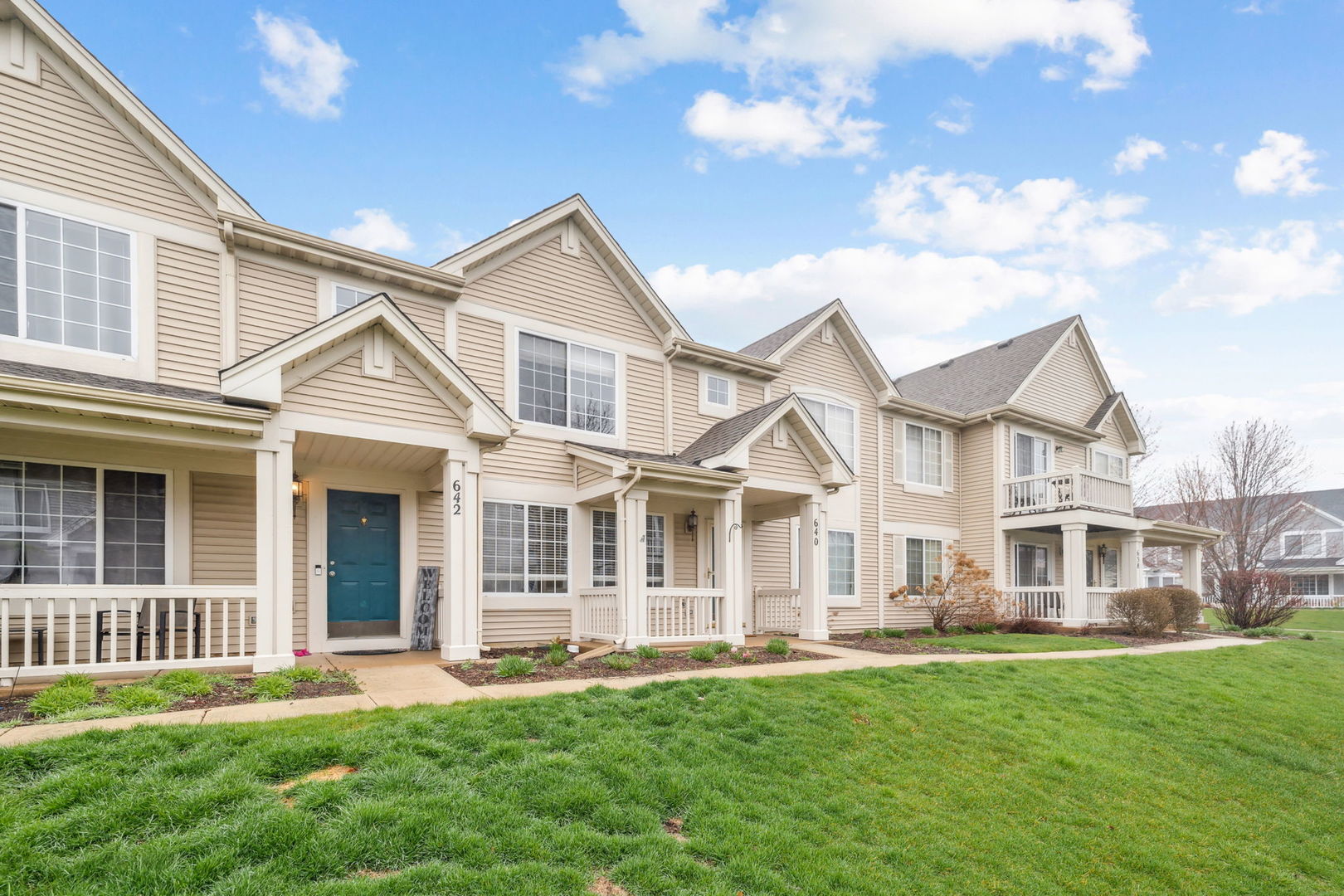 640 Lincoln Station Drive, Oswego, IL 60543