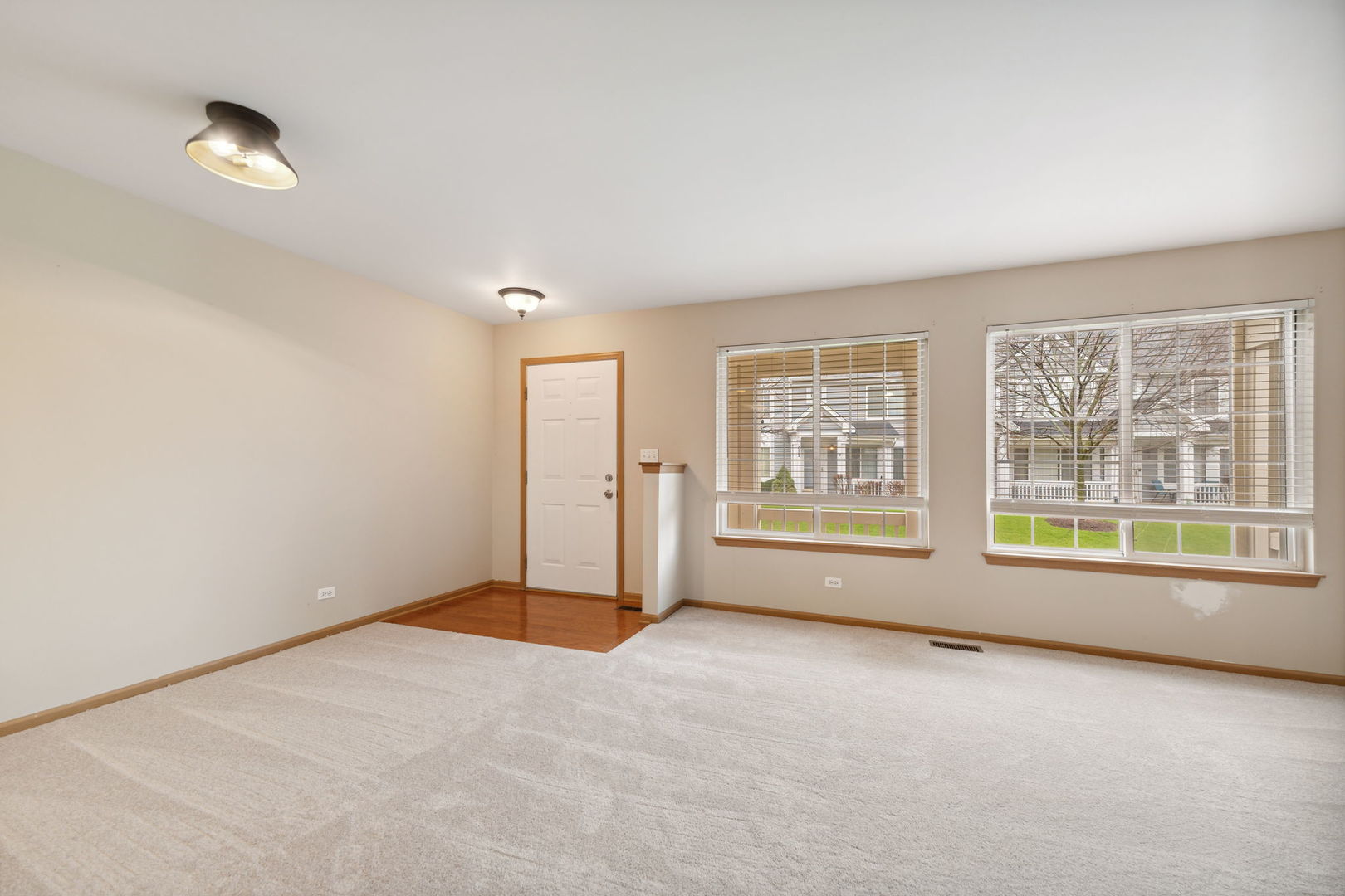 640 Lincoln Station Drive, Oswego, IL 60543