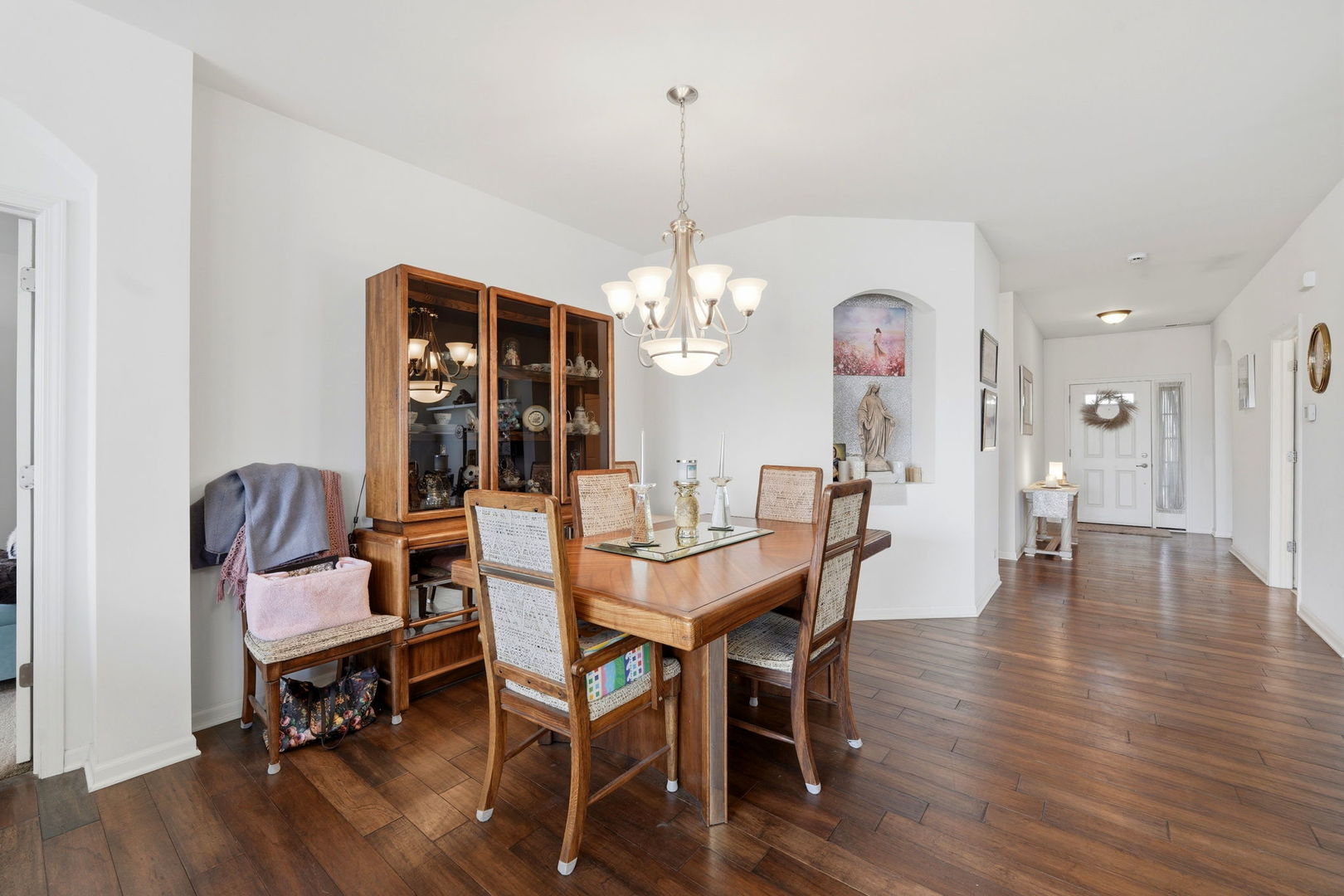 561 Autumn Circle, Pingree Grove, IL 60140