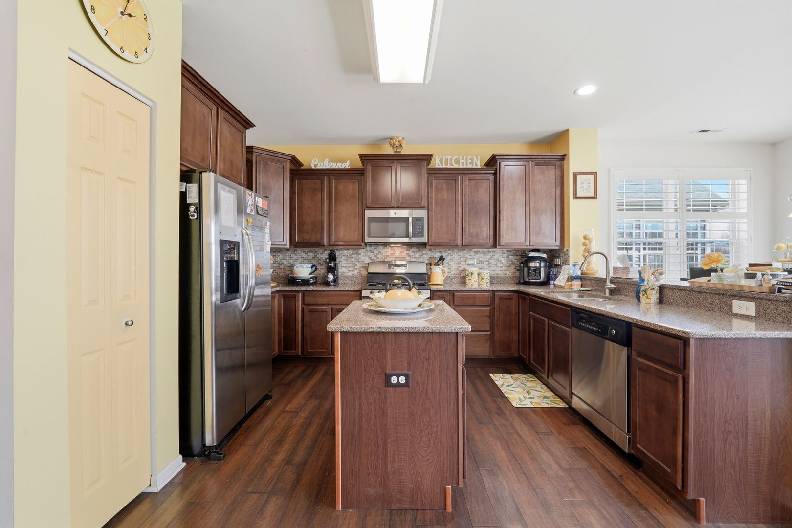 561 Autumn Circle, Pingree Grove, IL 60140