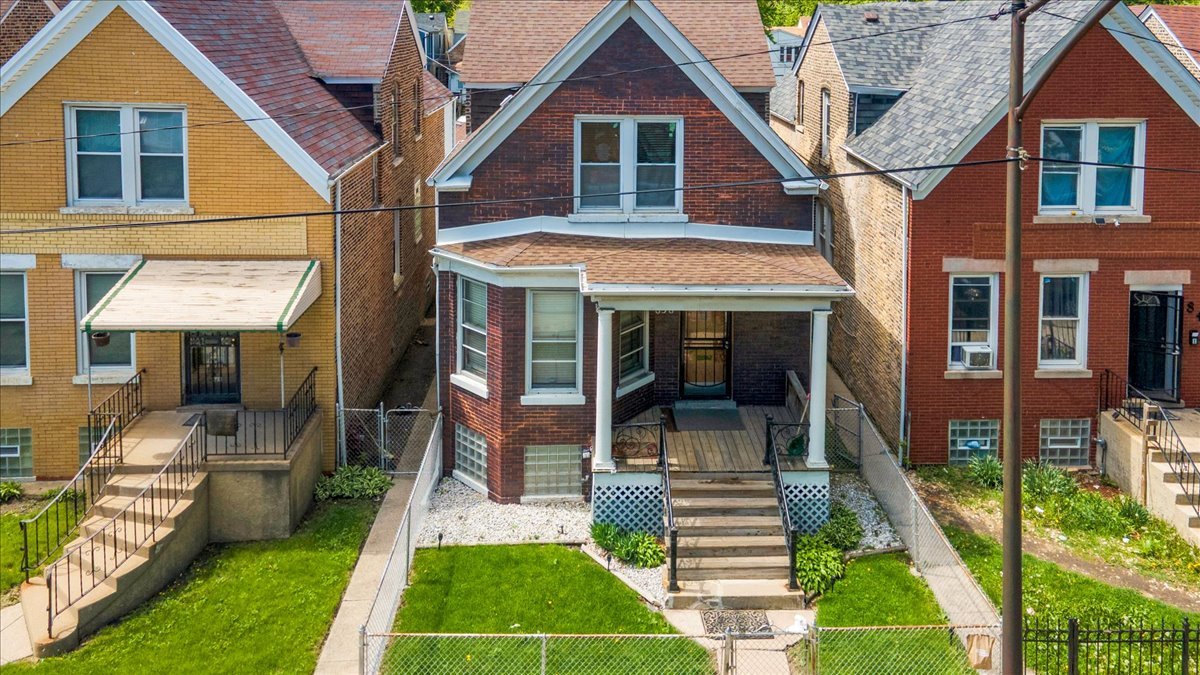 838 N Homan Avenue, Chicago, IL 60651