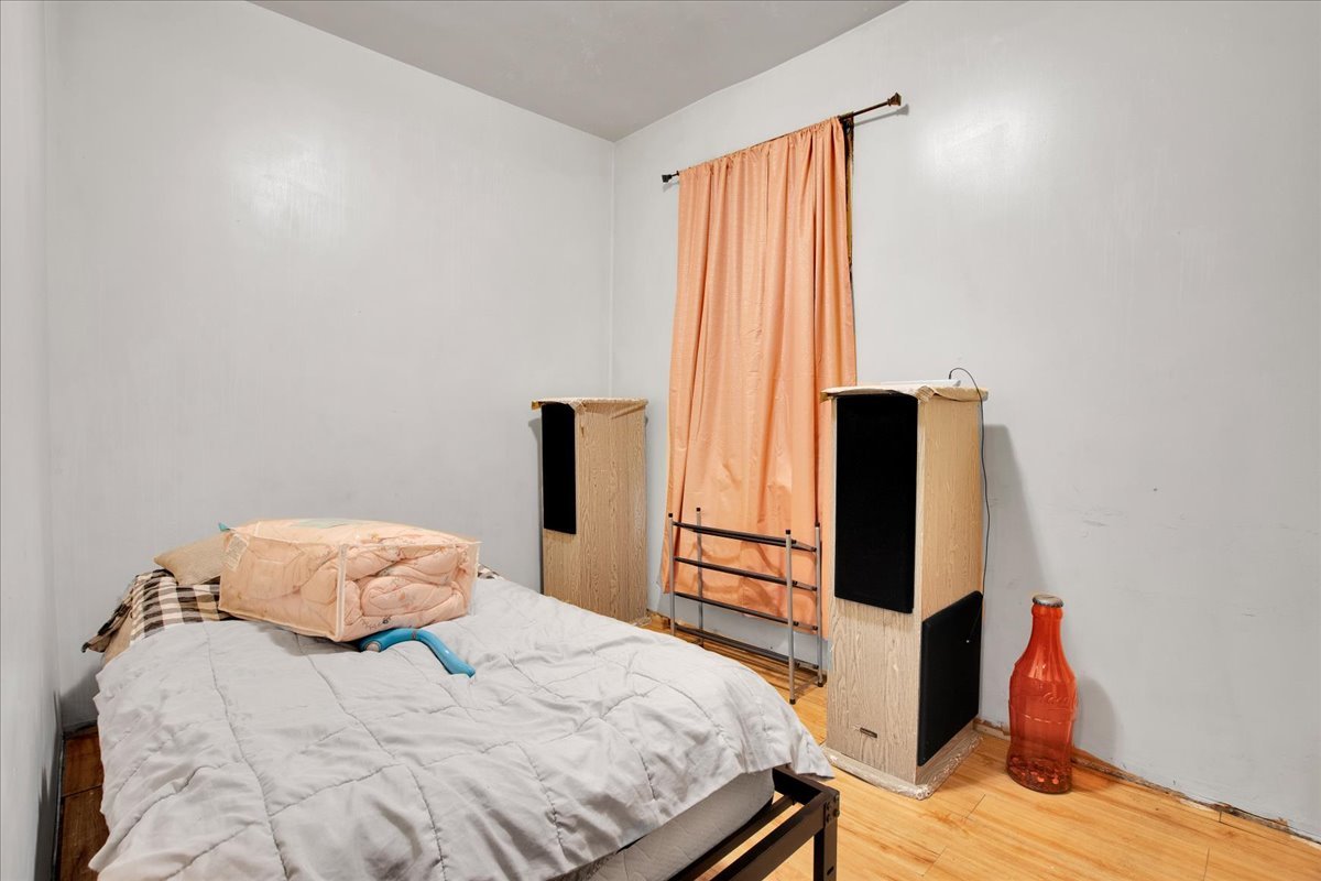 838 N Homan Avenue, Chicago, IL 60651