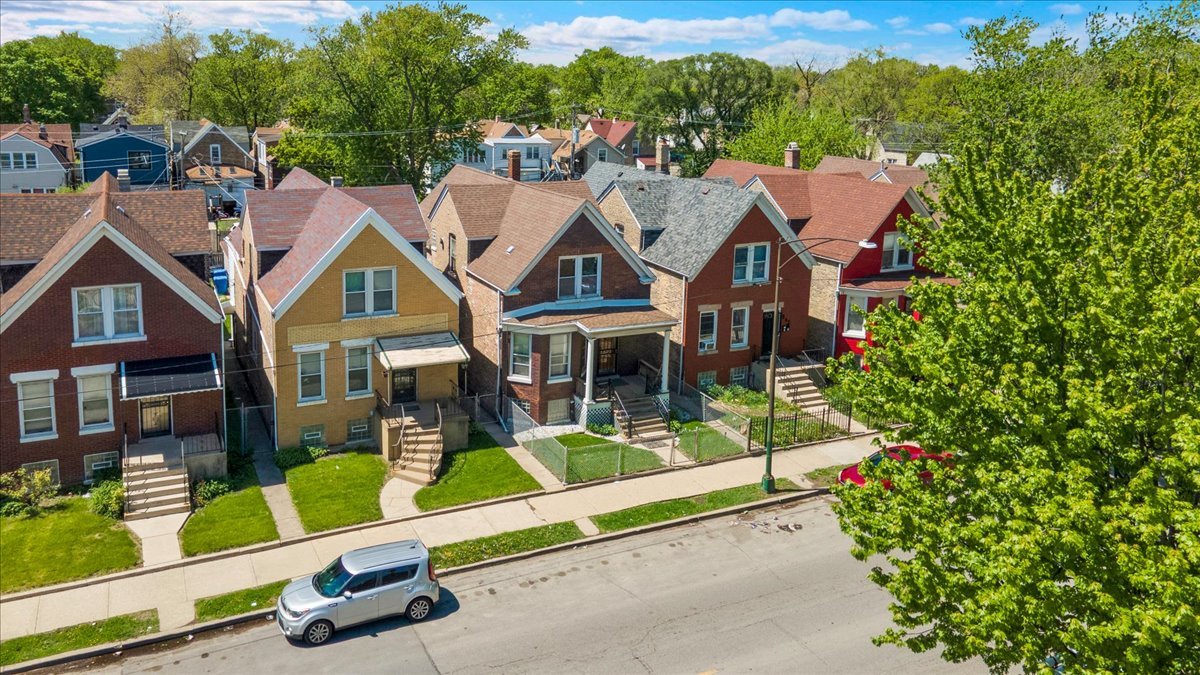 838 N Homan Avenue, Chicago, IL 60651