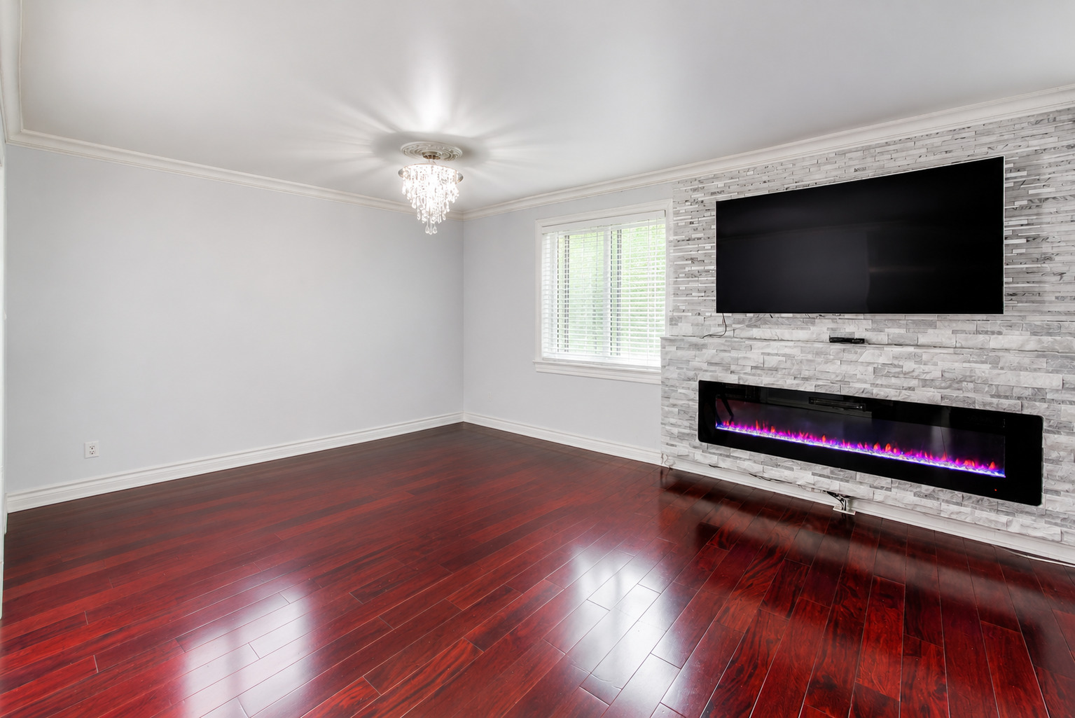 2215 S BRADFORD Drive, Wheaton, IL 60189