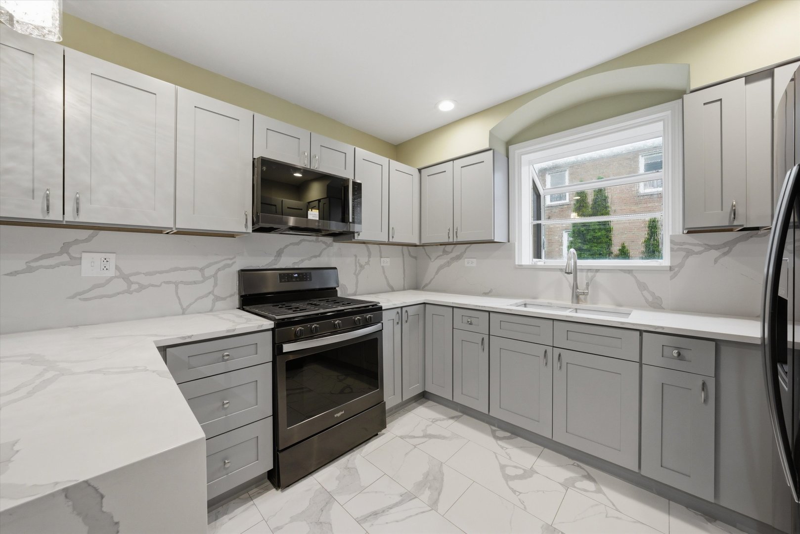 5924 S Kolin Avenue, Chicago, IL 60629