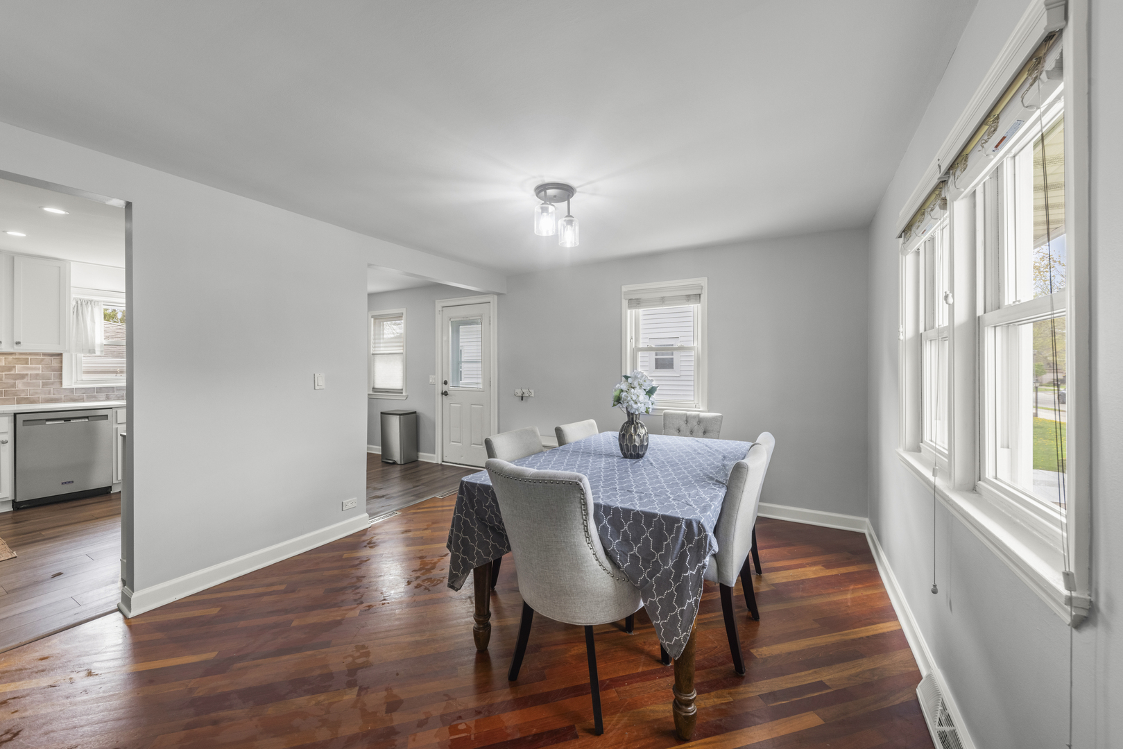 597 N West Avenue, Elmhurst, IL 60126