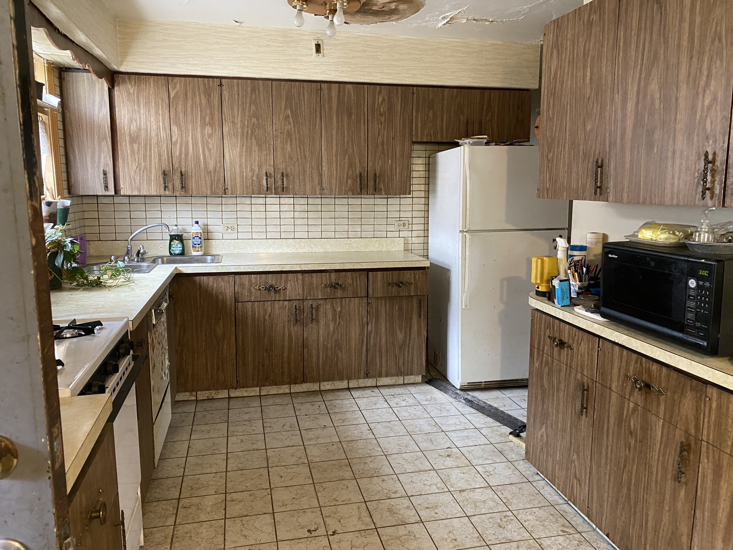 1512 N Wolf Road, Berkeley, IL 60163