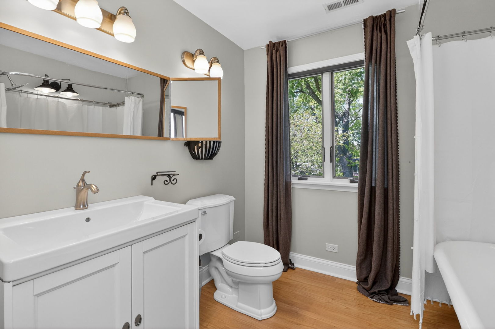 700 E Turner Avenue, Roselle, IL 60172