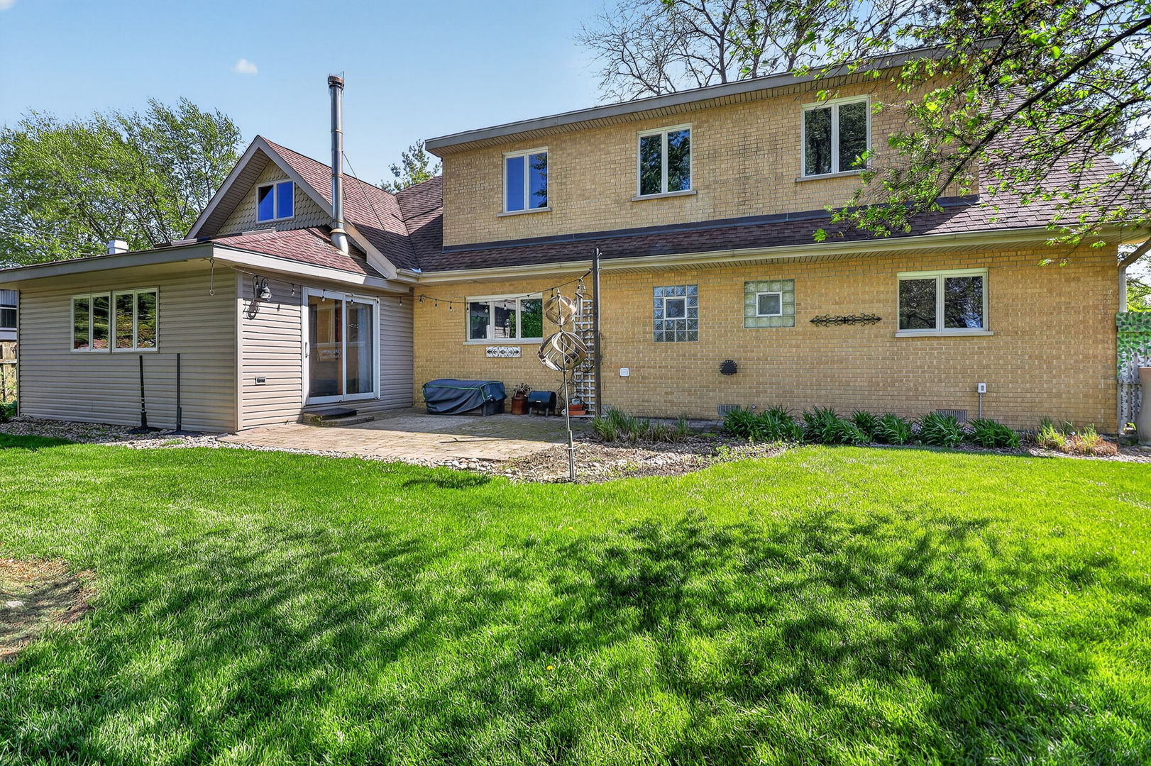 700 E Turner Avenue, Roselle, IL 60172