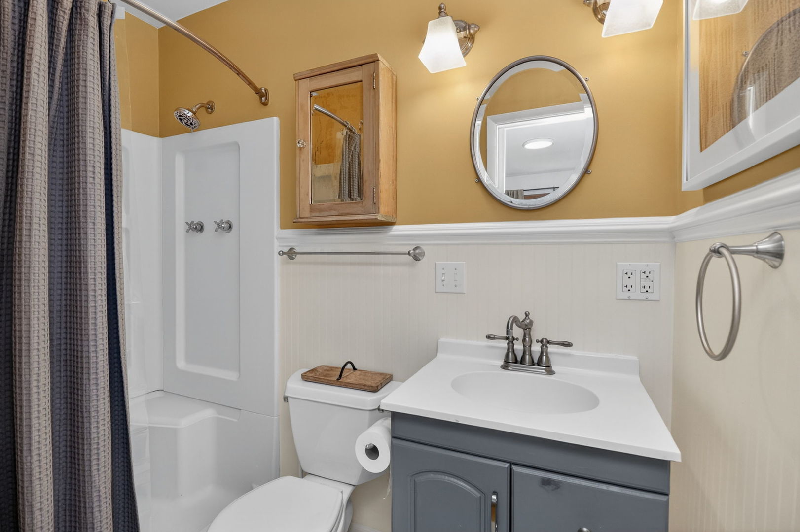 700 E Turner Avenue, Roselle, IL 60172