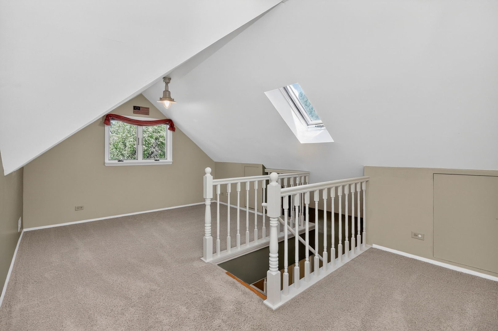 700 E Turner Avenue, Roselle, IL 60172