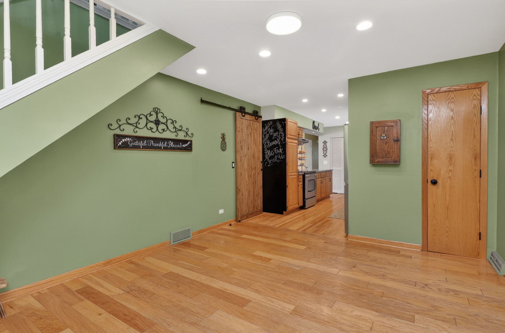 700 E Turner Avenue, Roselle, IL 60172