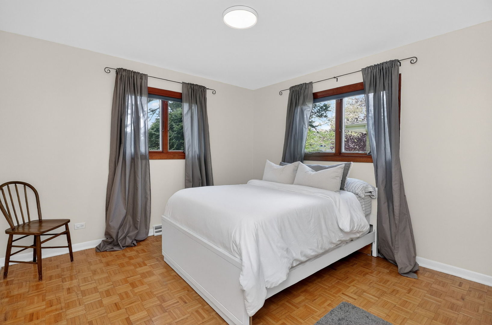 700 E Turner Avenue, Roselle, IL 60172