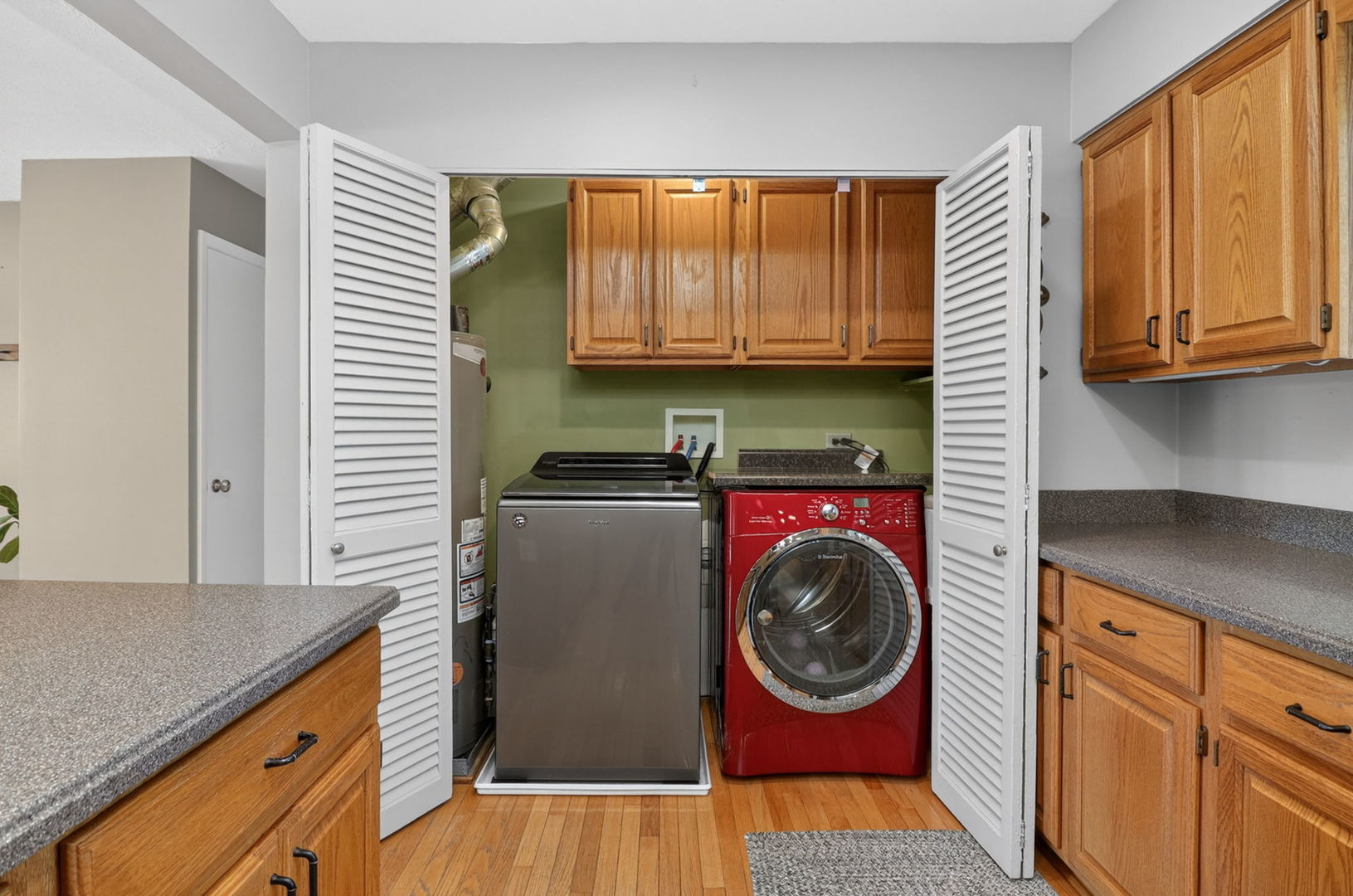 700 E Turner Avenue, Roselle, IL 60172