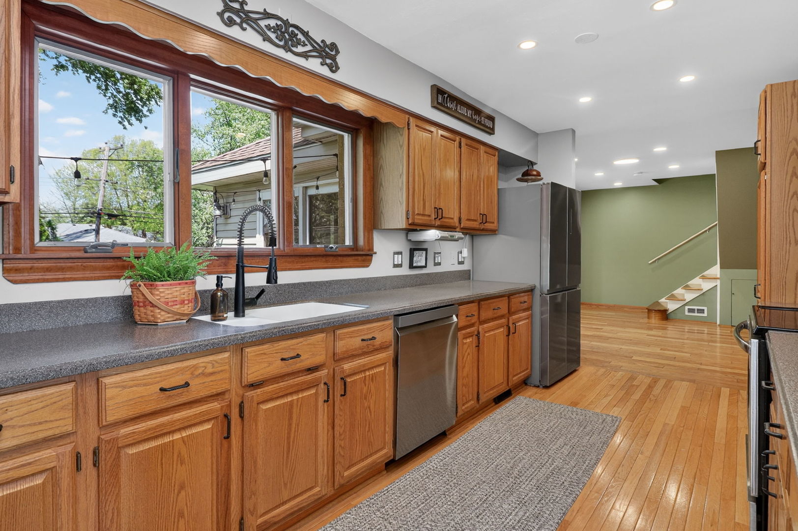 700 E Turner Avenue, Roselle, IL 60172