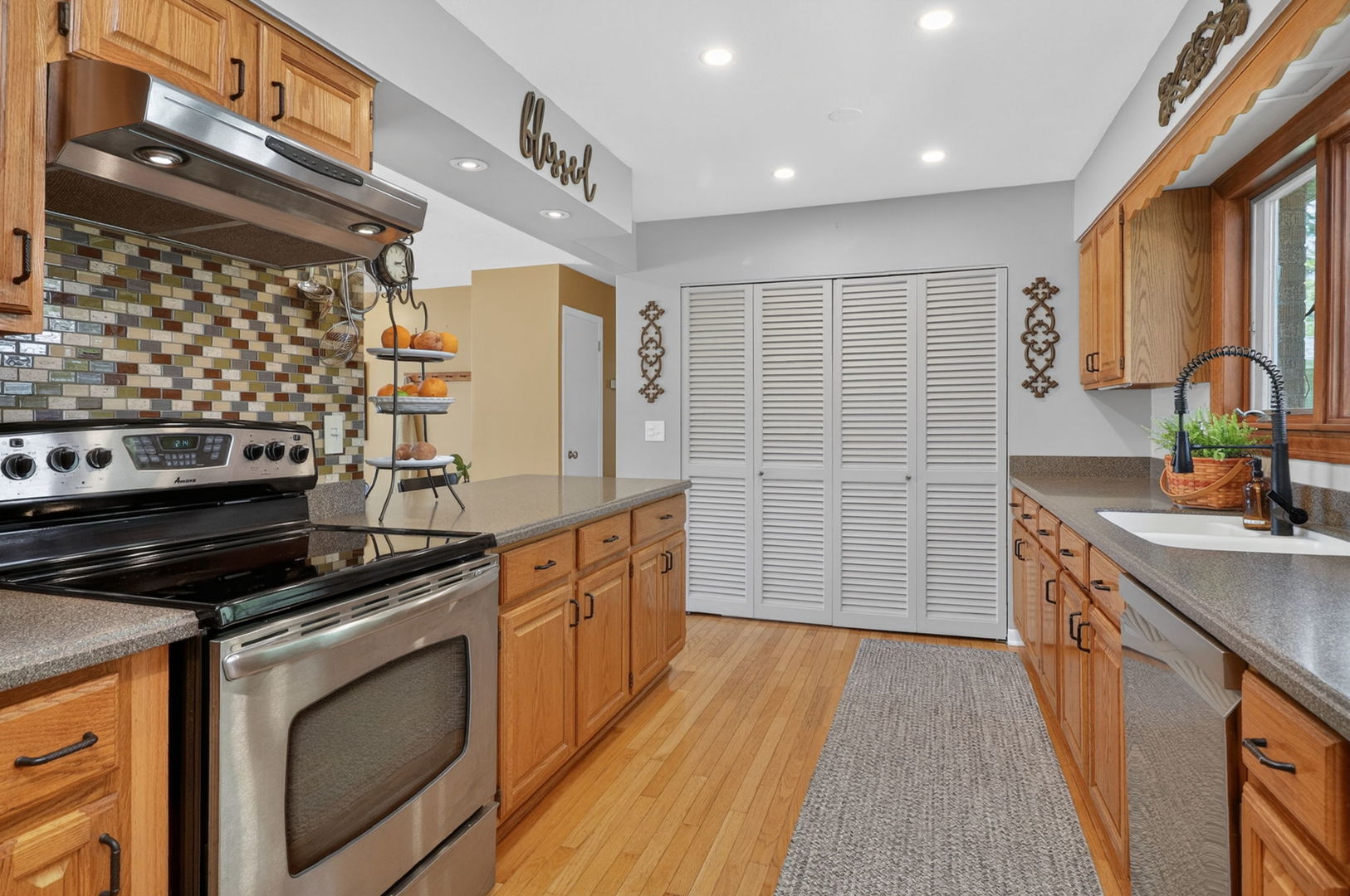 700 E Turner Avenue, Roselle, IL 60172