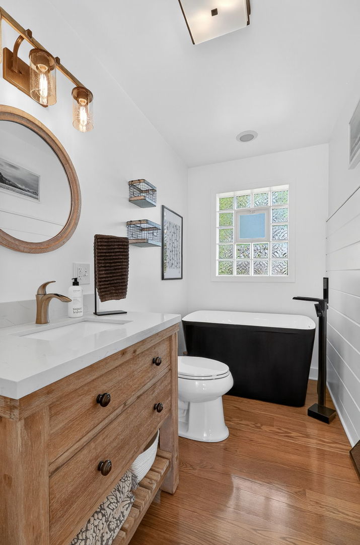 700 E Turner Avenue, Roselle, IL 60172