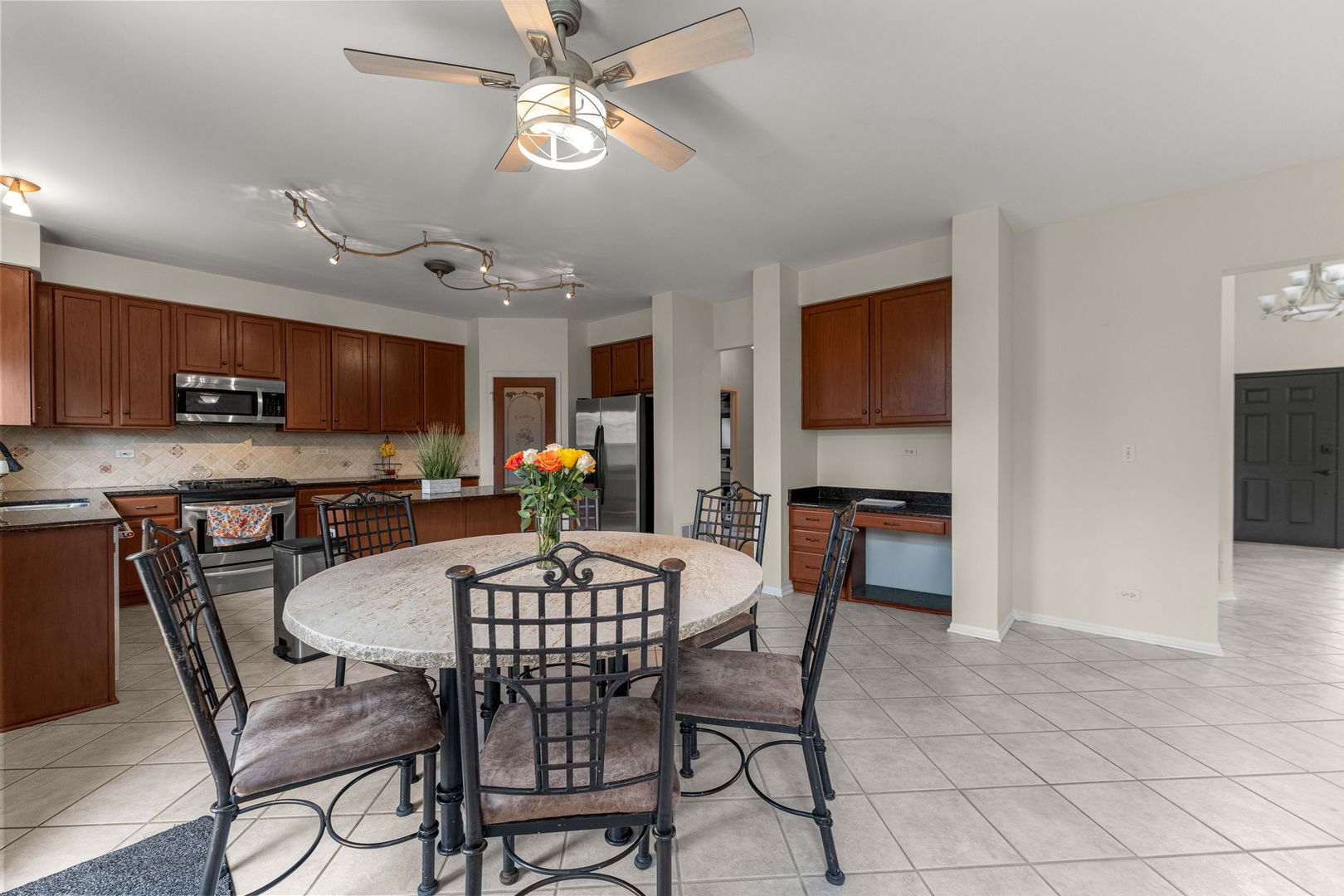 5370 Chancery Way, Lake In The Hills, IL 60156