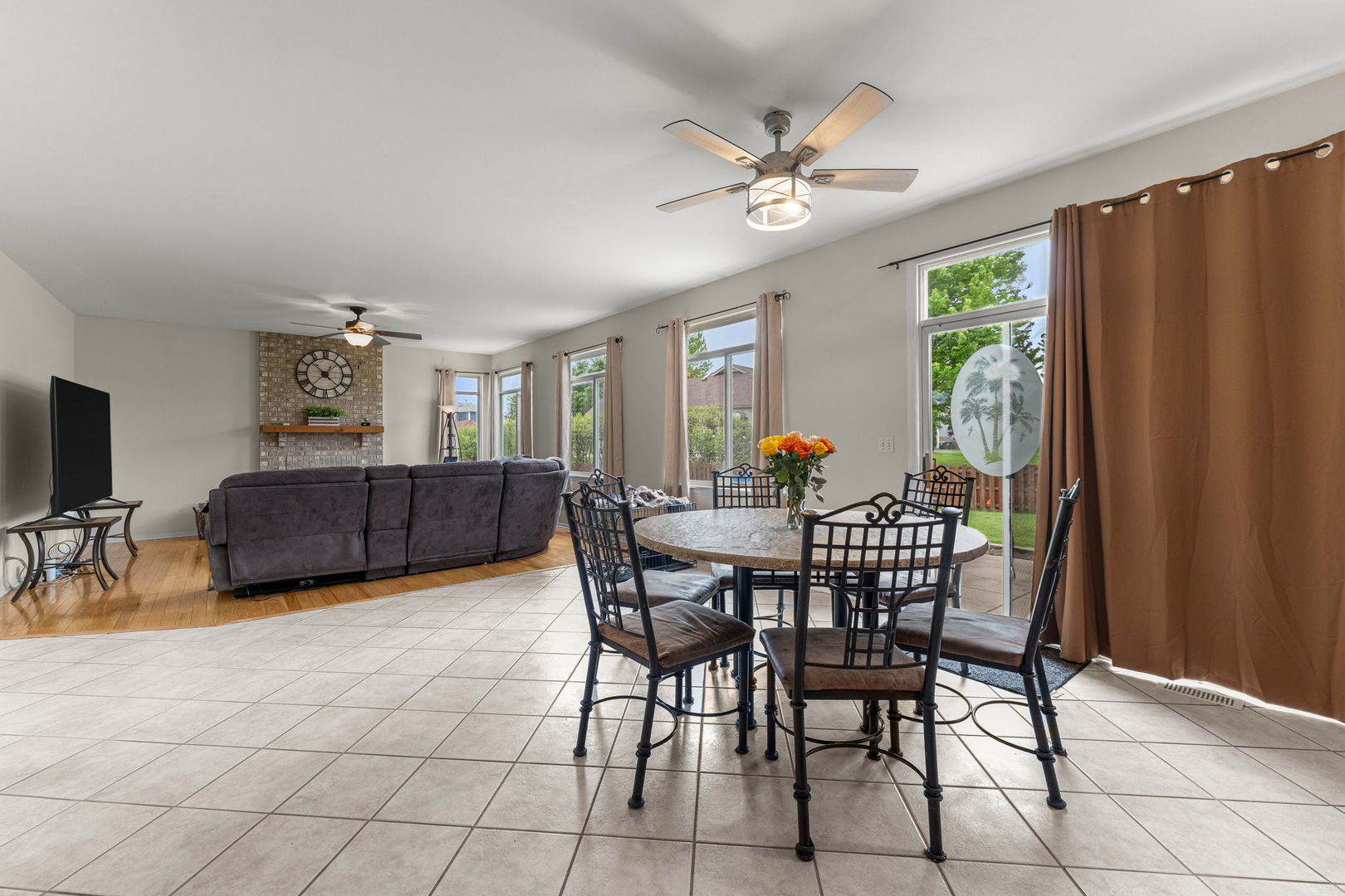 5370 Chancery Way, Lake In The Hills, IL 60156