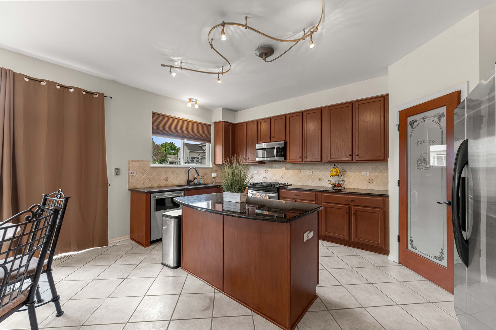 5370 Chancery Way, Lake In The Hills, IL 60156