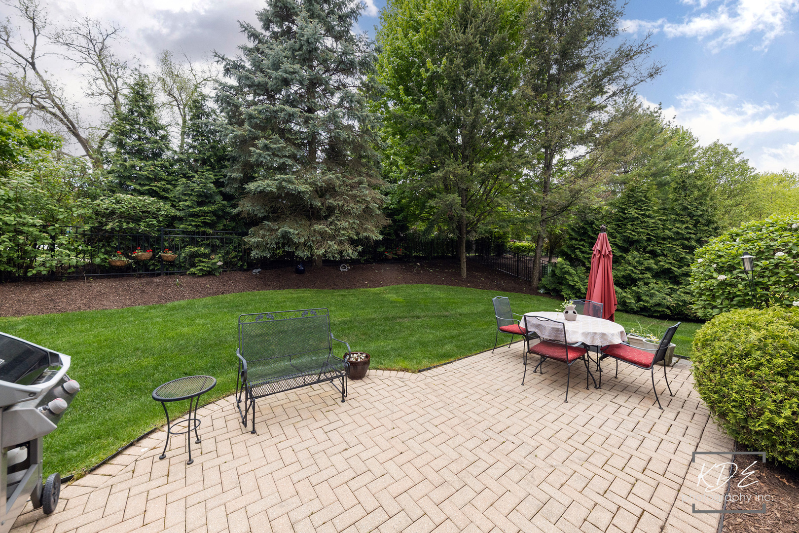 2701 W Walnut Court, Woodridge, IL 60517