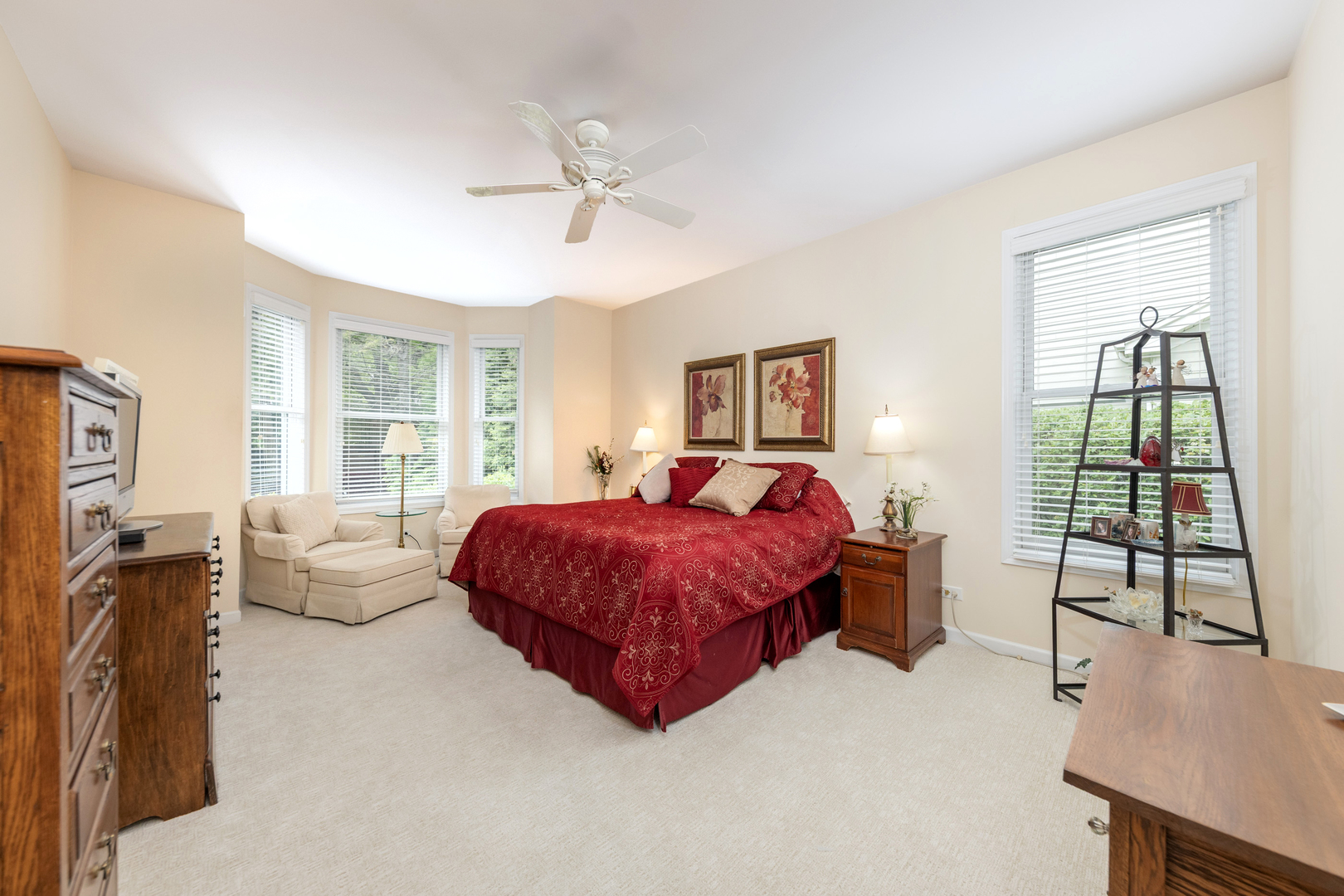 2701 W Walnut Court, Woodridge, IL 60517