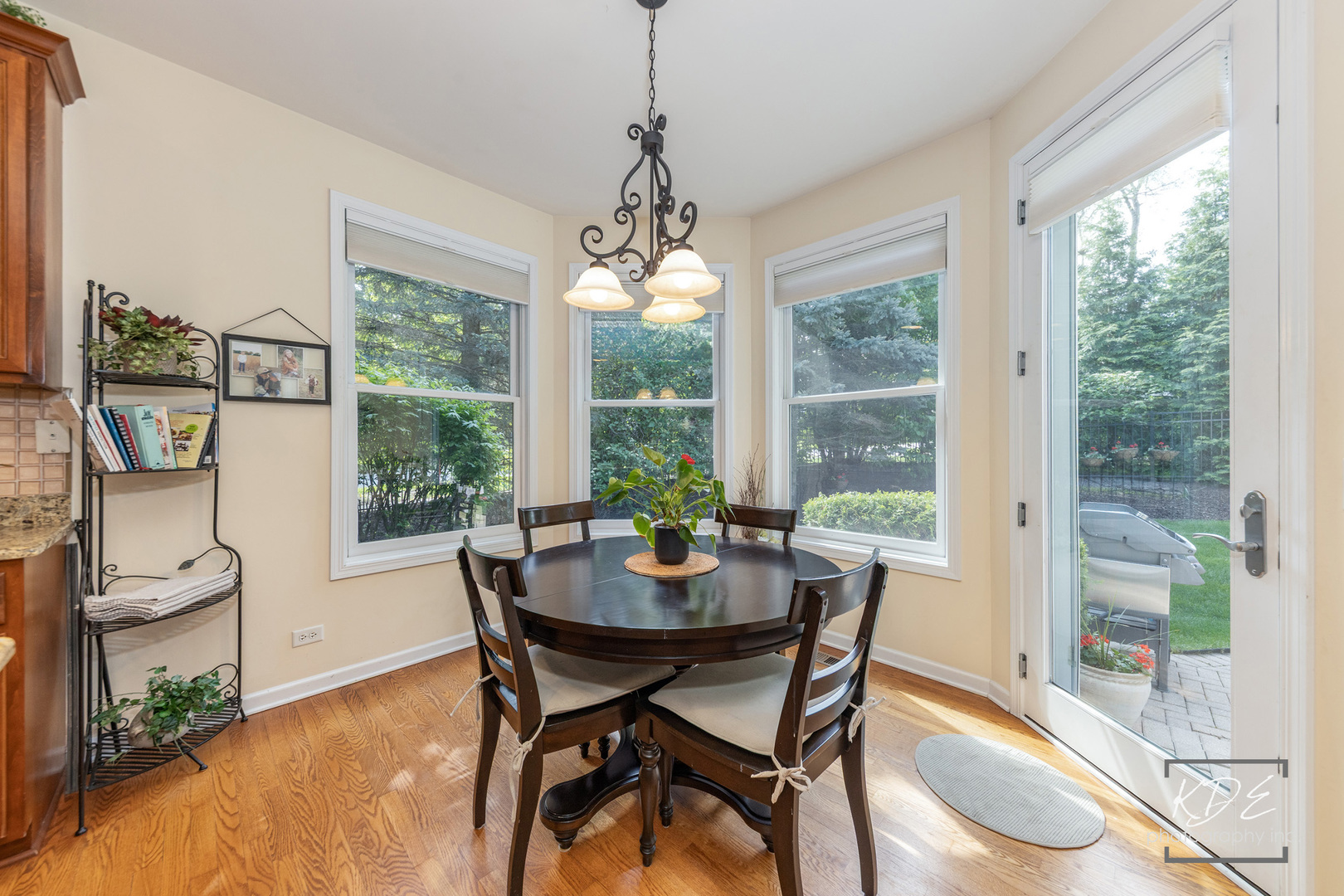 2701 W Walnut Court, Woodridge, IL 60517