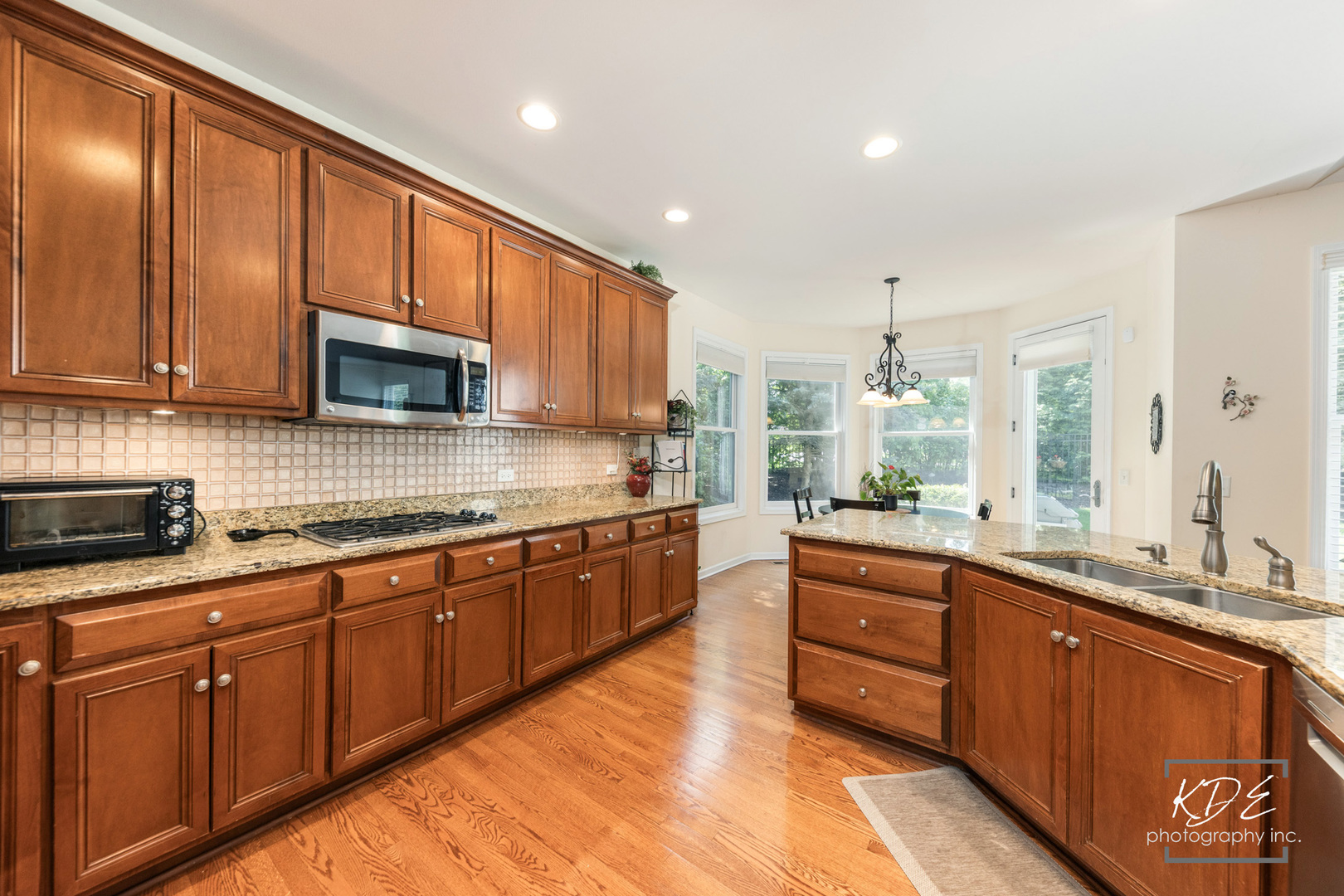 2701 W Walnut Court, Woodridge, IL 60517