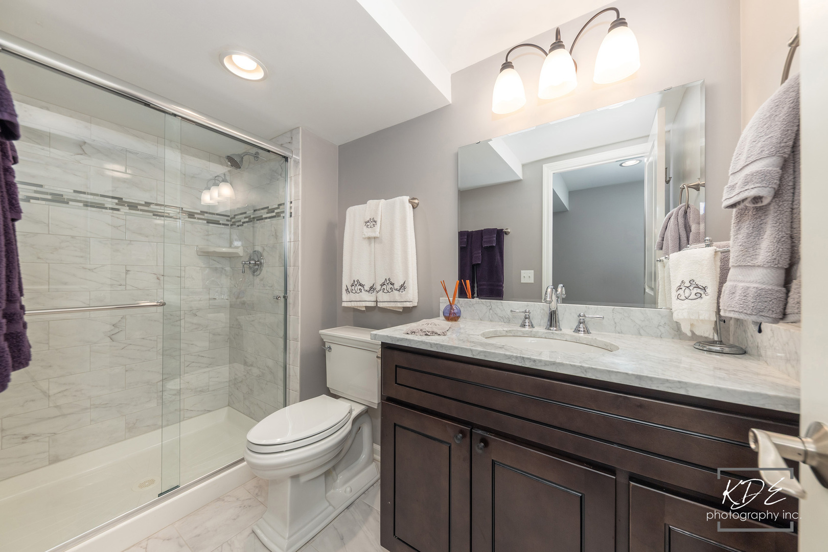 2701 W Walnut Court, Woodridge, IL 60517