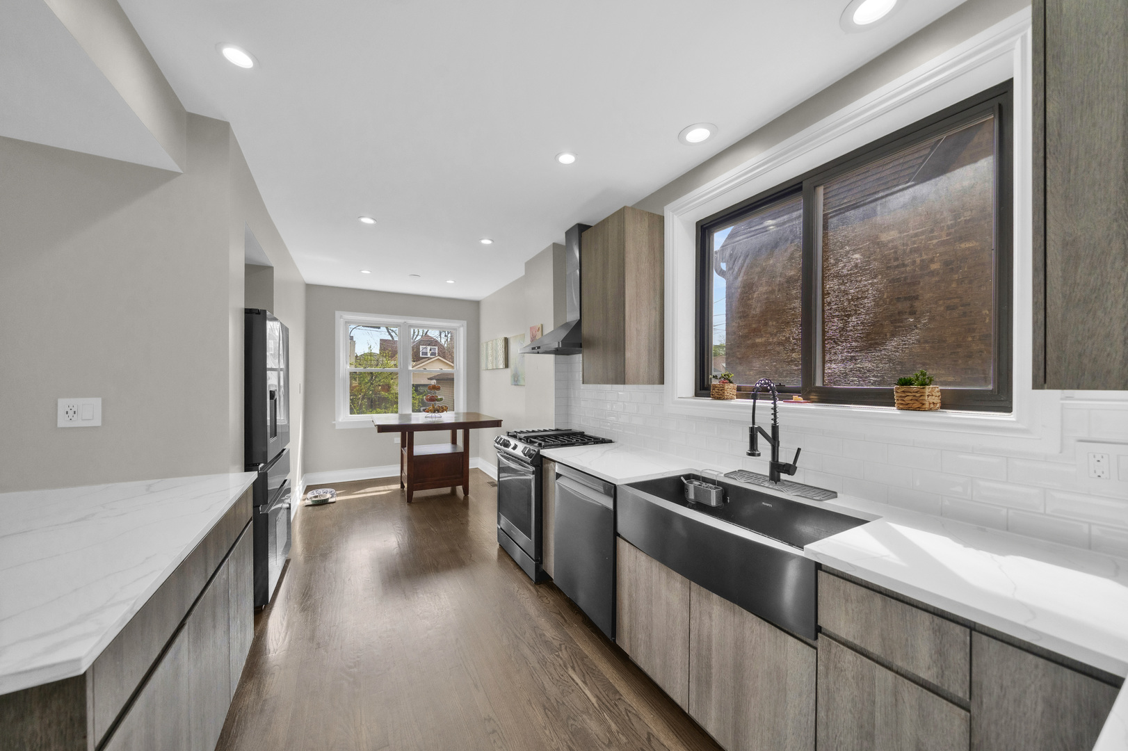 3359 N Oak Park Avenue, Chicago, IL 60634